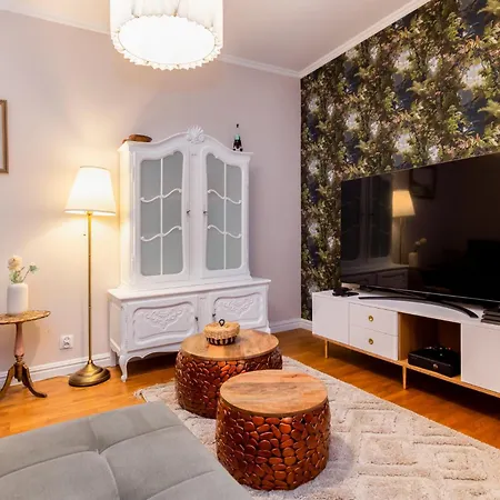 Wojciecha 9b 1 - Srodmiescie 70m2 Parter Apartmán