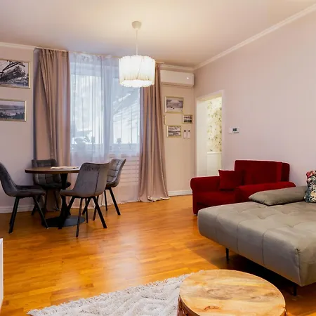 Wojciecha 9b 1 - Srodmiescie 70m2 Parter Διαμέρισμα