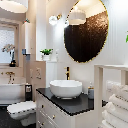 Wojciecha 9b 1 - Srodmiescie 70m2 Parter Apartmán